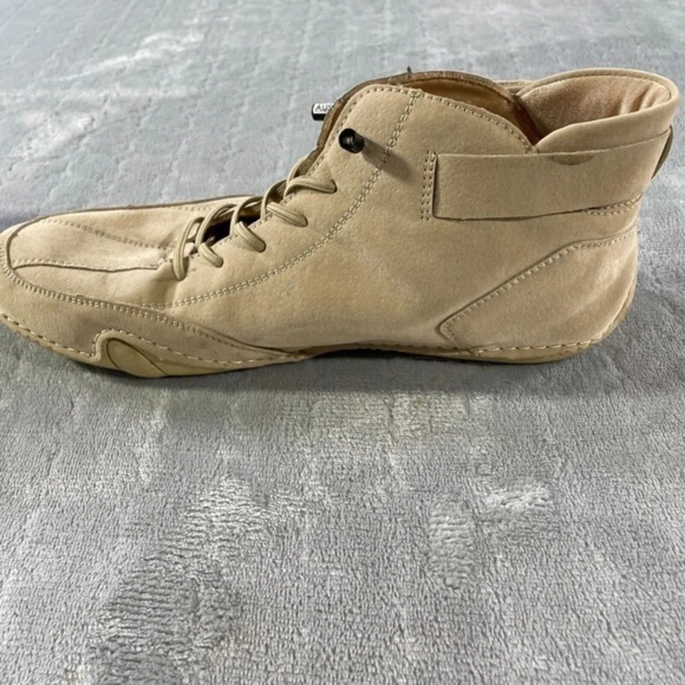 Dbeck Shoes Mens Size 44 US-10.5 Beige Suede Explorer‎ Mid Top Lightweight